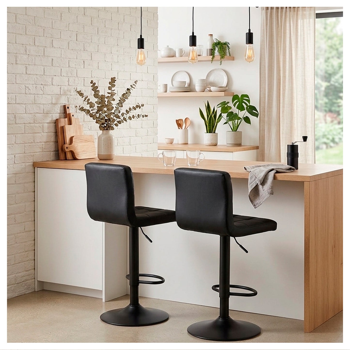 Silla de Bar con Base Mate y Altura Regulable Diseño Moderno