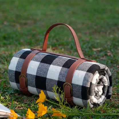 Manta Térmica para Picnic cuadros Negros con Blanco Negro